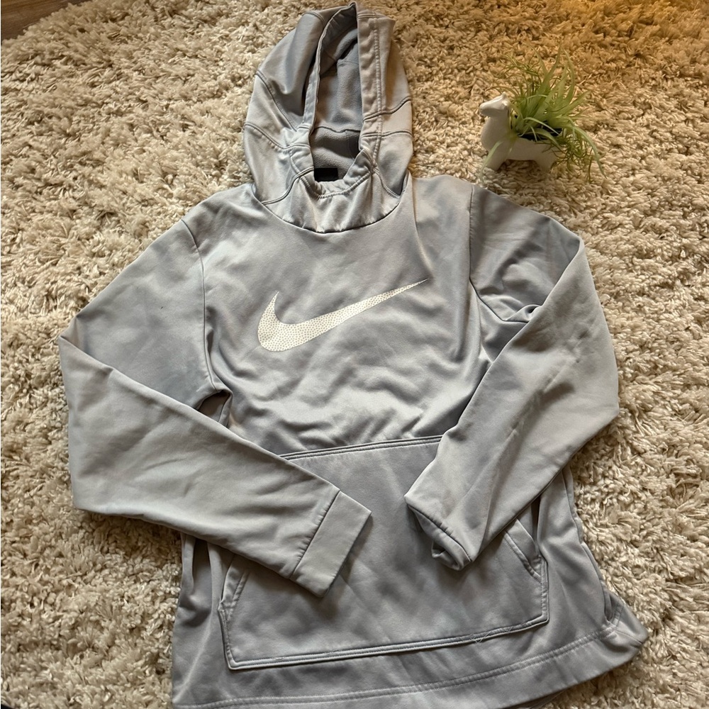 Grey dri fit men’s athletic Nike hoodie with white accents. - Picture 3 of 5